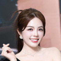 蘿琳 S0004439 : 各位廠商好，我是蘿琳～
我個性能靜能動也很喜歡交新朋友
充滿積極熱心幫忙一切事物
很喜歡學習新的事物 外表看起來不好親近
但在上班都會笑臉迎人不怕陌生人
能夠自己應對 本人很樂於助人開心樂觀哦
希望能夠與廠商合作的機會 學習到不同領域