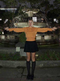 fullbody.jpg