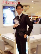 Show Huang B0001690