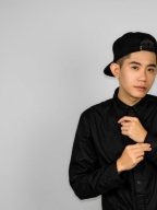 Show Huang B0001690