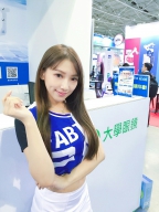 Nina Lee（妞妞） S0001971