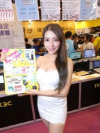 Nina Lee（妞妞） S0001971