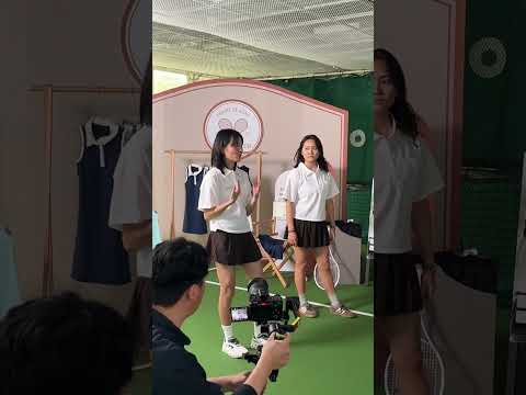 雙語主持人 Vera Lee 李怡靜
Bilingual Host | Translate | Education

2025 外貿協會《COMPUTEX》外賓訪問英語主持
2025 桃園市政府《桃園市主題曲發布記者會》主持人，訪問創作歌手派偉俊
2025 AGNI《放閃路跑》活動主持
2022-2025 中華鼓藝協會《泰山鼓藝大賽》賽事主持
2025 新北教育局《新北科學日》主持人，引導 500 位師生參與實驗
2025 地球的聲音《大人的慢派對》中英雙語主持
2025 大板根溫泉森林酒店 春節擊鼓表演主持
華視訓練中心第 62 屆主持人
倫敦藝術大學 畢
陽明交通大學 畢

LINE ijinglee
EMAIL vera@leeleeveestudio.com