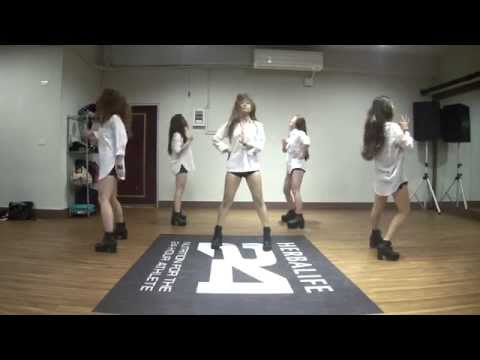 曲目: UP & DOWN (EXID)
舞者:Hana.Kelly.蕾蕾(Leilei).Mickey.蘇蘇(Susu)
MV排舞:Mickey

舞者粉專(喜歡請多多支持謝謝大家):
芷煙ChuChu
https://www.facebook.com/pages/%E8%8A%B7%E7%85%99ChuChu/505519596218154
Oh！My Stylehana’哈娜  
https://m.facebook.com/ohmystylehana
呦齁！是 Irene 黃盧盧 
 https://m.facebook.com/YohoIrene
草莓OH蕾 leilei 
 https://m.facebook.com/yangleilei130730
哈囉Miss凱莉https://www.facebook.com/pages/%E5%93%88%E5%9B%89Miss%E5%87%B1%E8%8E%89/1502815756607937