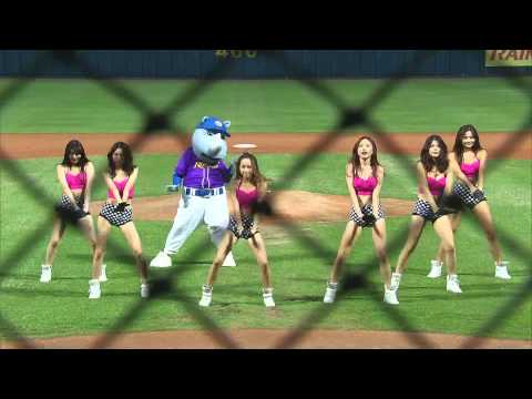 08/15 兄弟 vs  義大 賽前，義大啦啦隊犀睛女孩帶來熱舞表演開場