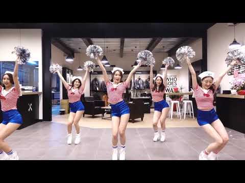 Funky那個女孩(Funky girls)-Taylor Swift - Shake It Off dance

MUSIC:
Taylor Swift - Shake It Off

DANCER:
Funky girls-lemon、minnie、virginia、jen、jennifer

Contact: number0hao@gmail.com
Corporation: keep rolling

Facebook:https://www.facebook.com/party800315/
instagram:https://www.instagram.com/funkygirls_official