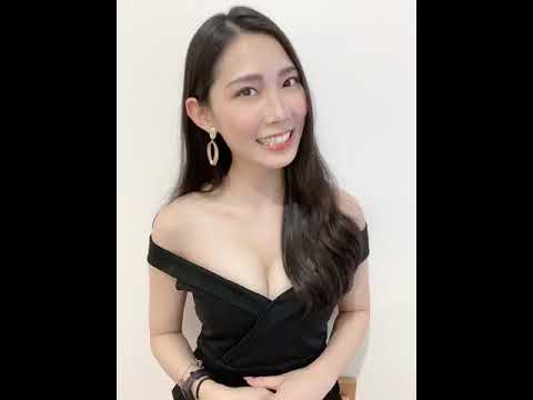 萱萱中英自我介紹（半身）