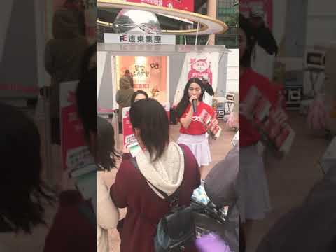 簡筱萱friDay購物活動主持