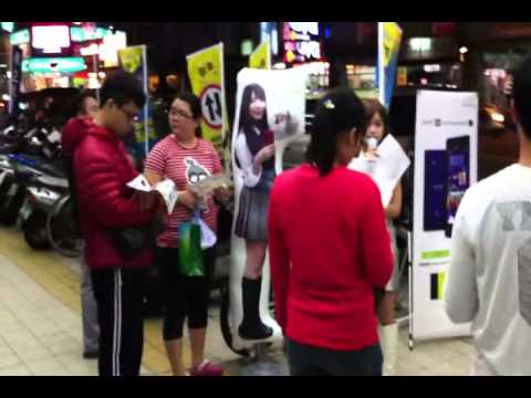 我是跳跳，聽到名字想到人是不是就充滿活力呢~! 
喜歡主持，熱愛主持， 
拍賣主持，開幕主持，活動主持， 
不遲到不早退，秉持阿Q敬業精神~
幫助您和廠商活動順利，創造三贏~ 
有主持活動歡迎找我哦~! 
請來信 ijn123g@yahoo.com.tw