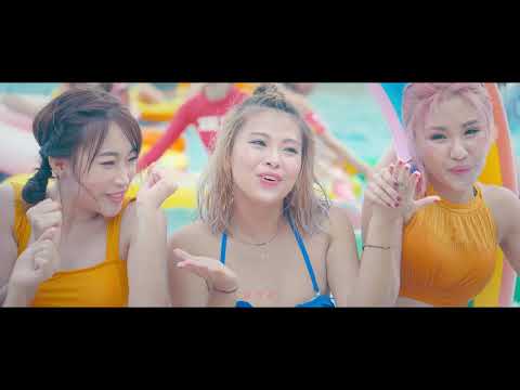 歌 名：WAKE UP
歌 手：Uni Girls
單曲將於9/17正式數位上架
數位上架平台：
1.)線上聆聽Streaming：
KKBOX(港星馬日泰)
MyMusic
friDay音樂
Spotify
Apple Music
2.)單曲下載：
iTunes
3.)台灣各大電信音樂服務

歌  詞：
也許紅土世界有很多難關
我們統一 方向 不怕 困難
別想前方的路可能有多彎
我們從來不轉彎  喔喔
呼呼呼。
醒醒吧我的朋友
呼呼呼
我們一起牽著手
呼呼呼
不管有多少難題
身邊都還有我

rap:

Uni uni
沒有時間磨機
我們擊出Combo
聽到我們聲音 讓他們 
失去那力氣
我們的默契
讓我們從不會害怕
一手 扛起大家的夢想吧
無論它再大
阿 Safe
再多 逆境
通通來吧


Wake up
讓我看到你雙手
現在還不是你該放棄的時候
Wake up
讓我看到你雙手
喔贏到沒朋友